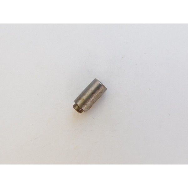 22. Hylsa för slagfjäder m/40
